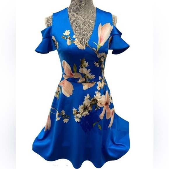 Ted Baker Blue Floral Amber Harmony Cold Shoulder Dress | Size 1 - Picture 4 of 9